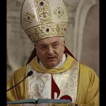 Padre deve ser documento da Ressurreição, diz secretário vaticano