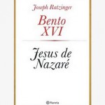 Papa entrega segunda parte do livro