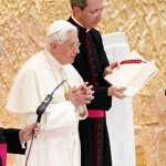 Em Fátima, Bento XVI defende a família e o matrimônio