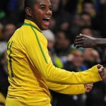 Robinho exalta bom momento, mas terá companheiros à altura?