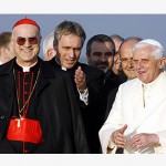 Cardeal Bertone completa 50 anos de sacerdócio