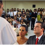 Noiva casa em hemocentro para incentivar doação de sangue