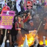 Protesto estudantil em Londres termina em choque com a polícia