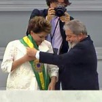 Lula entrega faixa presidencial à Dilma