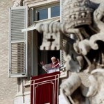 A pessoa batizada é gerada para o sobrenatural, destaca Bento XVI