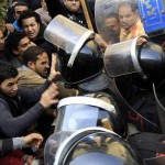 Protestos no Egito entram no terceiro dia