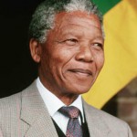 Mandela é hospitalizado, aumentam temores sobre sua saúde
