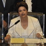 Dilma enviará ao Congresso política de reajuste do salário mínimo