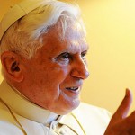 Papa fala sobre educação, internet, formação, teologia e vocação