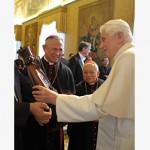 Papa afirma que homem cria falso destino quando tira Deus do centro