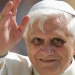 Bento XVI pede fim da violência na Líbia e Costa do Marfim
