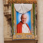 João Paulo II é proclamado Beato, o dia esperado chegou, diz Papa