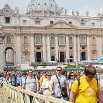 Peregrinos dão alegre adeus a Roma após beatificação de JPII
