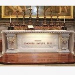 Fiéis podem acompanhar imagens do túmulo de JPII pela internet