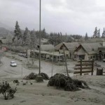Vulcão chileno reduz erupção mas autoridades seguem em alerta
