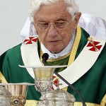 Não ter medo de viver e testemunhar fé na sociedade, pede Bento XVI