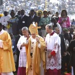 Papa celebra última Missa e reitera pedido de paz na África