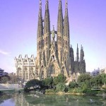 Basílica Sagrada Família de Barcelona é um marco para arte