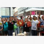 Jovens saem em missão pelas ruas da cidade de São Paulo