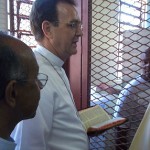 Arcebispo de Maringá visita detentos de Penitenciária Estadual