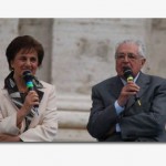Bento XVI escolhe casal para meditações da Via Sacra no Coliseu