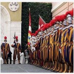 Guarda Suíça é homenageada com juramento de novos recrutas