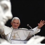 Bento XVI lembra festa de Corpus Christi, ato público da Eucaristia