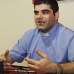 Padre deixa Brasil e visita Síria para ajudar vítimas dos conflitos