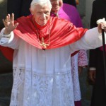 Maria tem um coração alargado como o de Deus, lembra Bento XVI