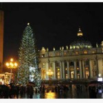 Árvore de Natal ilumina a Praça de São Pedro em Roma