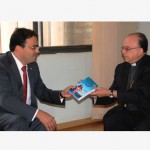 Dom Damasceno entrega texto base da CF 2013 ao presidente da OAB