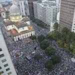 Um milhão de brasileiros saem às ruas em protesto; uma pessoa morre