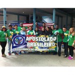 Jovens brasileiros tem que madrugar para se reunir no EUA
