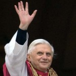 Cardeais elegem novo Papa da Igreja: Bento XVI