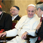 Papa recebe judeus e pede orações por visita a Jerusalém