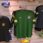 Copa faz esgotar camisetas de seleções em lojas especializadas