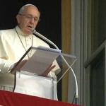 No Angelus, Papa destaca necessidade de compaixão e partilha