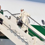 Papa Francisco inicia viagem à Albânia