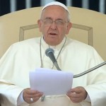 Na catequese, Papa fala da realidade visível da Igreja