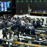 Pesquisa revela que eleição de deputados custou mais de um bilhão