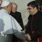 Francisco inicia visita pastoral à cidade de Nápoles