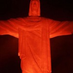 Iluminação no Cristo Redentor alerta sobre doenças renais