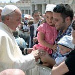 Papa recorda as três palavras-chave para a paz na família