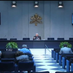 Papa Francisco aprova medidas para proteger menores de abusos