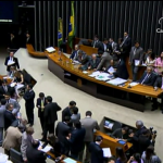 Deputados voltam a analisar Reforma Política