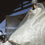 Papa deixa presentes de Evo Morales aos pés de Maria na Bolívia