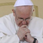 Papa Francisco expressa pesar pelos atentados em Paris