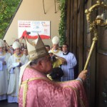 Cardeal Tempesta abre Porta Santa na Arquidiocese do RJ