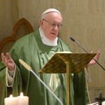 Rezemos pelos inimigos, convida Papa em homilia