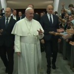 Em encontro com consagrados, Papa pede proximidade e esperança